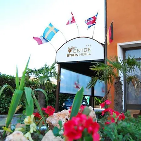 Byron Hotel